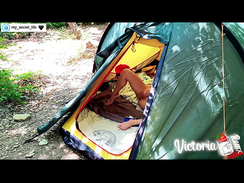 ❤️ Nakuha sa camera Madamdaming haltak off Stranger in a tent ❤ Mahirap na porn sa amin ☑