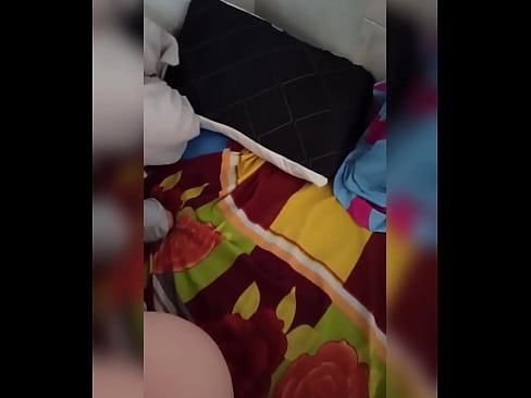 ❤️ Nag-iisa ang kasama ko sa bahay dahil nagbabakasyon ang kanyang asawa at sinasamantala ko ang pagkakataon na sipain siya at punuin ng gatas ang kanyang puwet. ❤ Mahirap na porn sa amin ☑